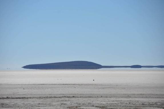 Imagem refletida, ou miragem, no Salar de Coipasa, na Bolívia